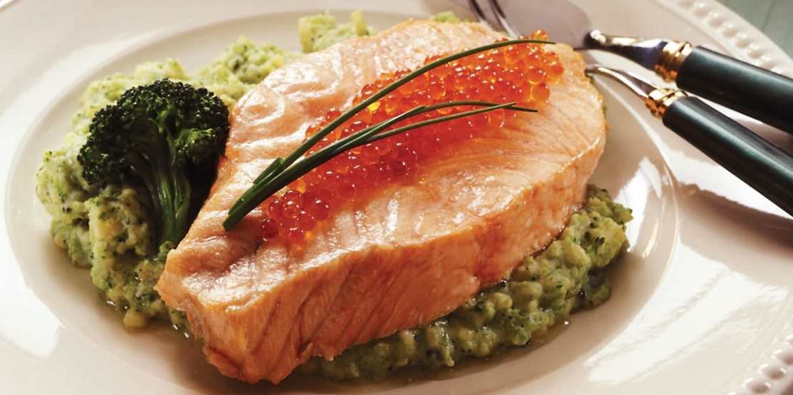 Brokoli ve Patates Püreli Somon Dilim   